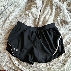 Under armour small black shorts
